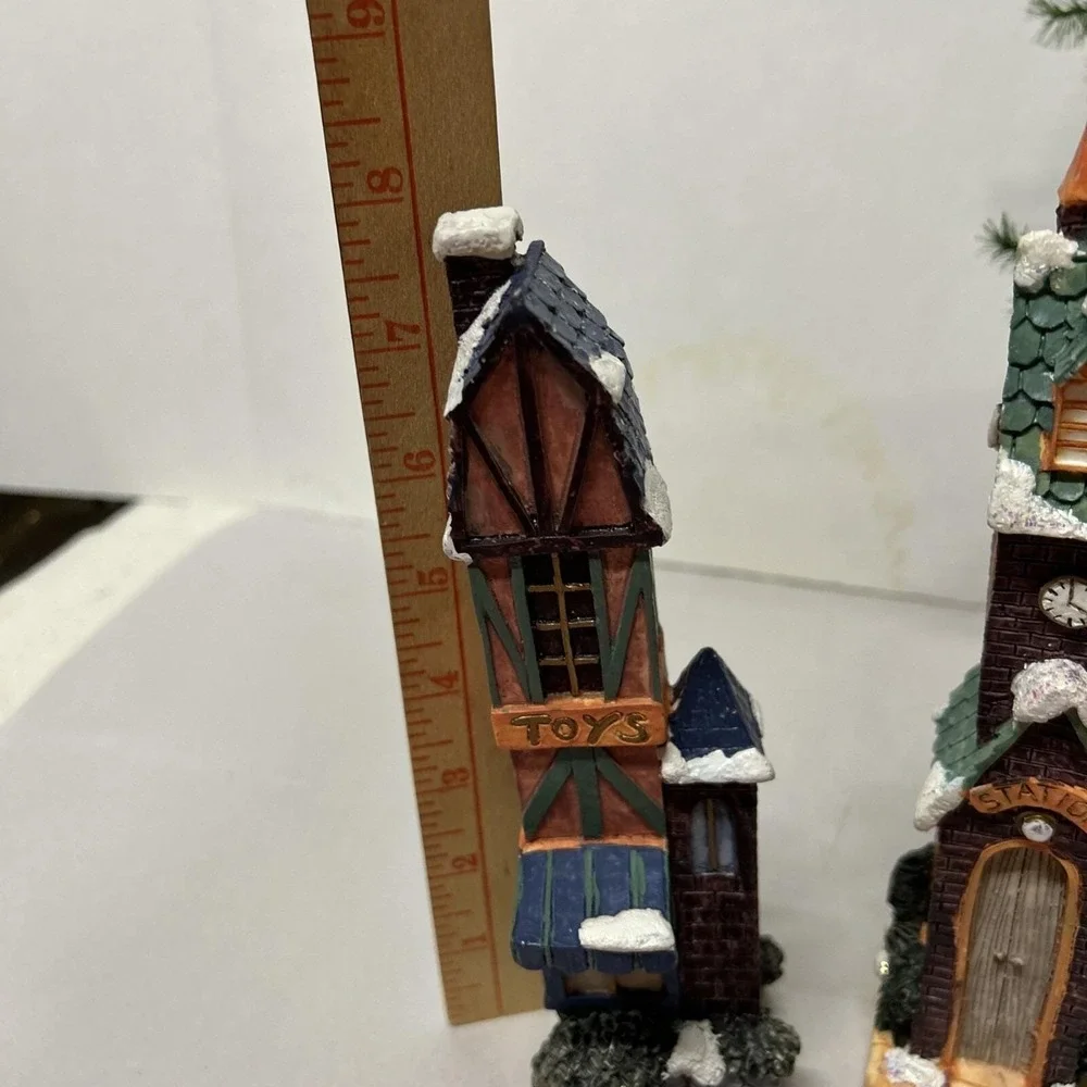 Christmas Village 4 Pieces, Two Pencil Houses, Two Elves, Resin,‎  Display